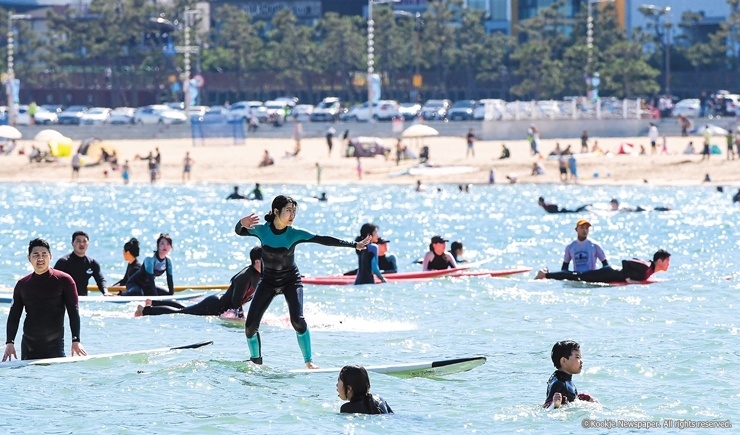 4-5-3 송정 서핑_국제신문_cw20